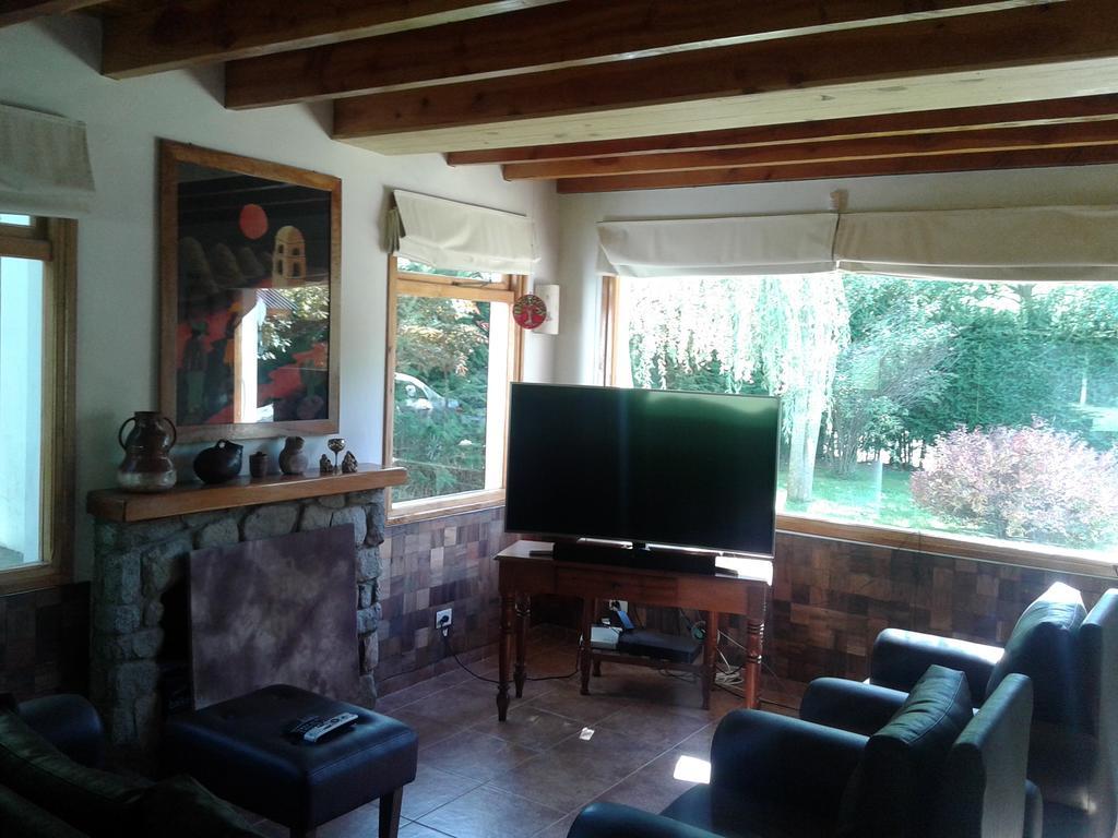 Ventana a los Cerros Villa La Angostura Exterior foto